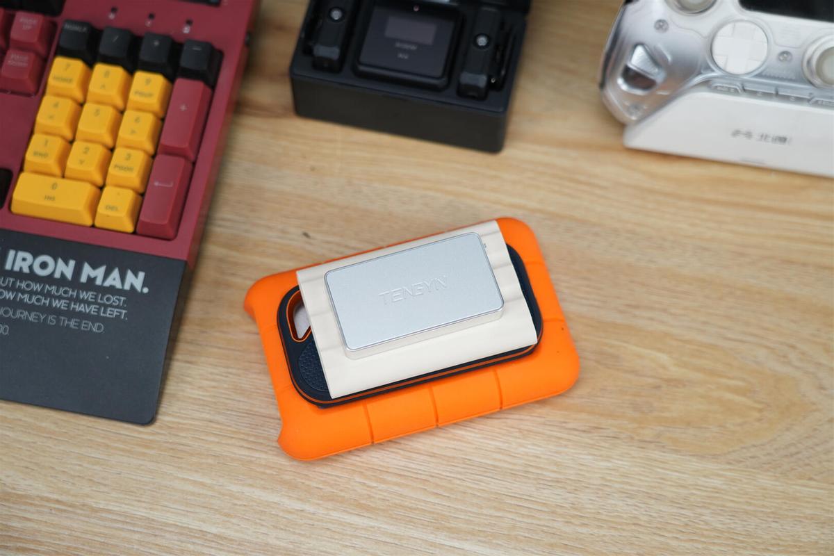 移动硬盘价格一般多少_生活美学融合存储_存储设备颜值革命