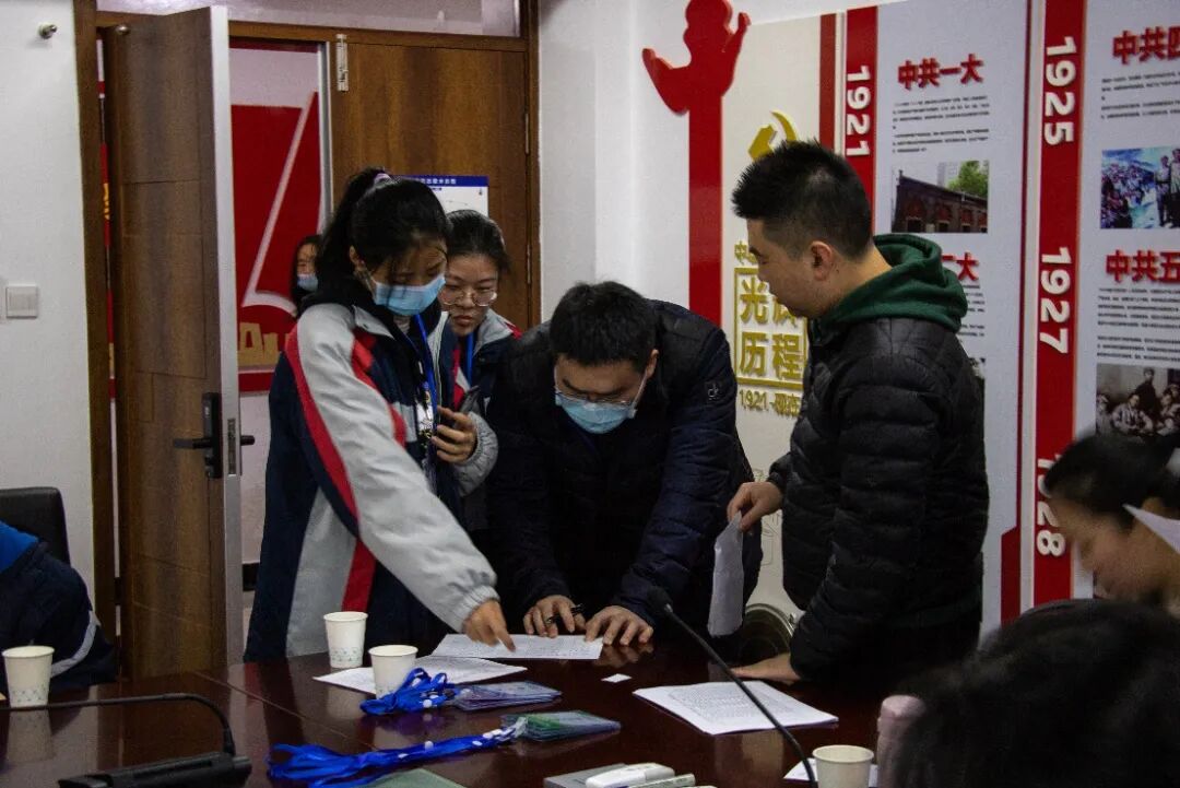 电脑款式拓展设计纸样设计与立体造型_温州服装打版学校_温州市中等职业学校技能节服装设计与工艺比赛