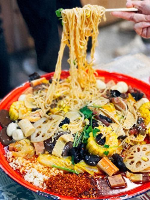 麻辣烫加盟商资格有哪些要求及条件_加盟麻辣烫品牌注意事项_如何选择加盟麻辣烫品牌