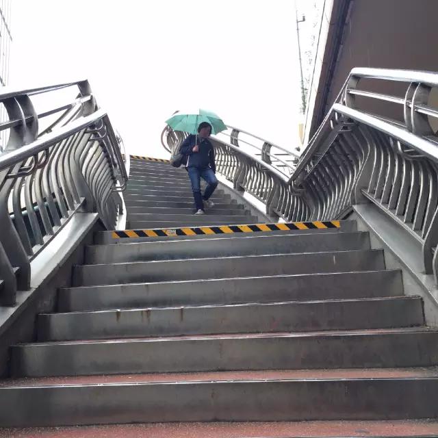 服务员怎样做好今后的服务工作_服务生如何成为一名好的服务员_服务生工作心得