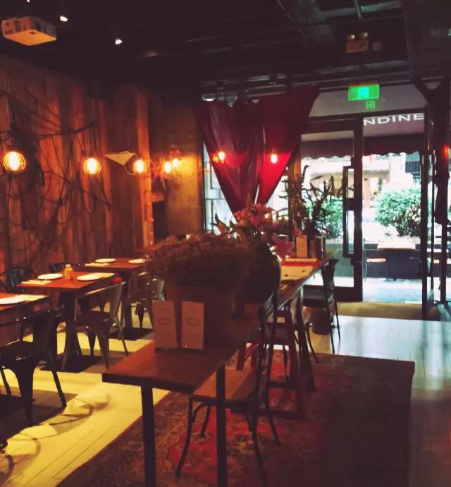 服务员怎样做好今后的服务工作_服务生如何成为一名好的服务员_服务生工作心得