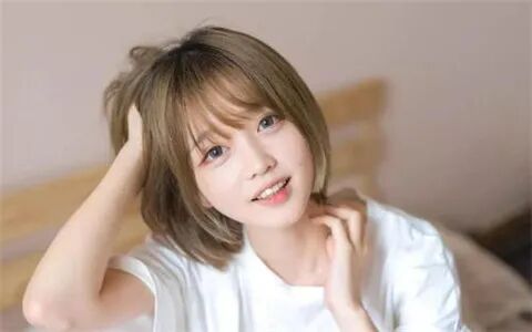 约女孩子出来怎么聊天-追女生的聊天方法，用这几招顺利把她约出来