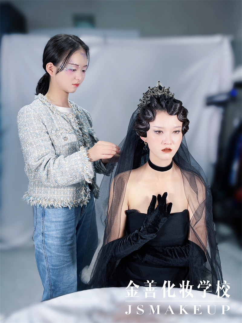 贵阳化妆学校推荐_贵阳金善化妆学校_贵阳学化妆学校哪里好