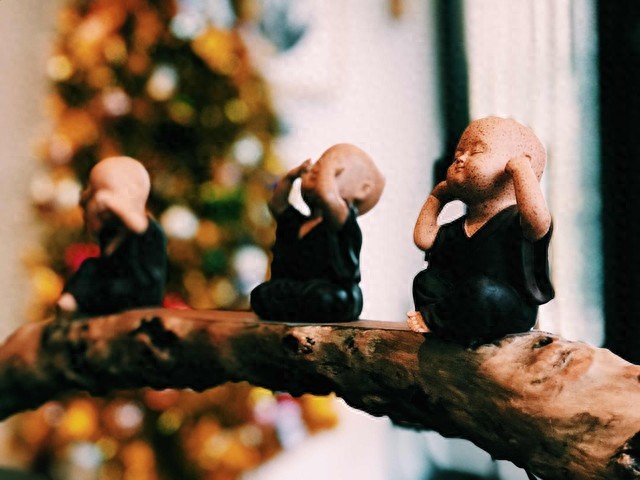 一直想逃避但是放不下-《别想太多，别看太清，别爱太深：一种被低估的生存智慧》