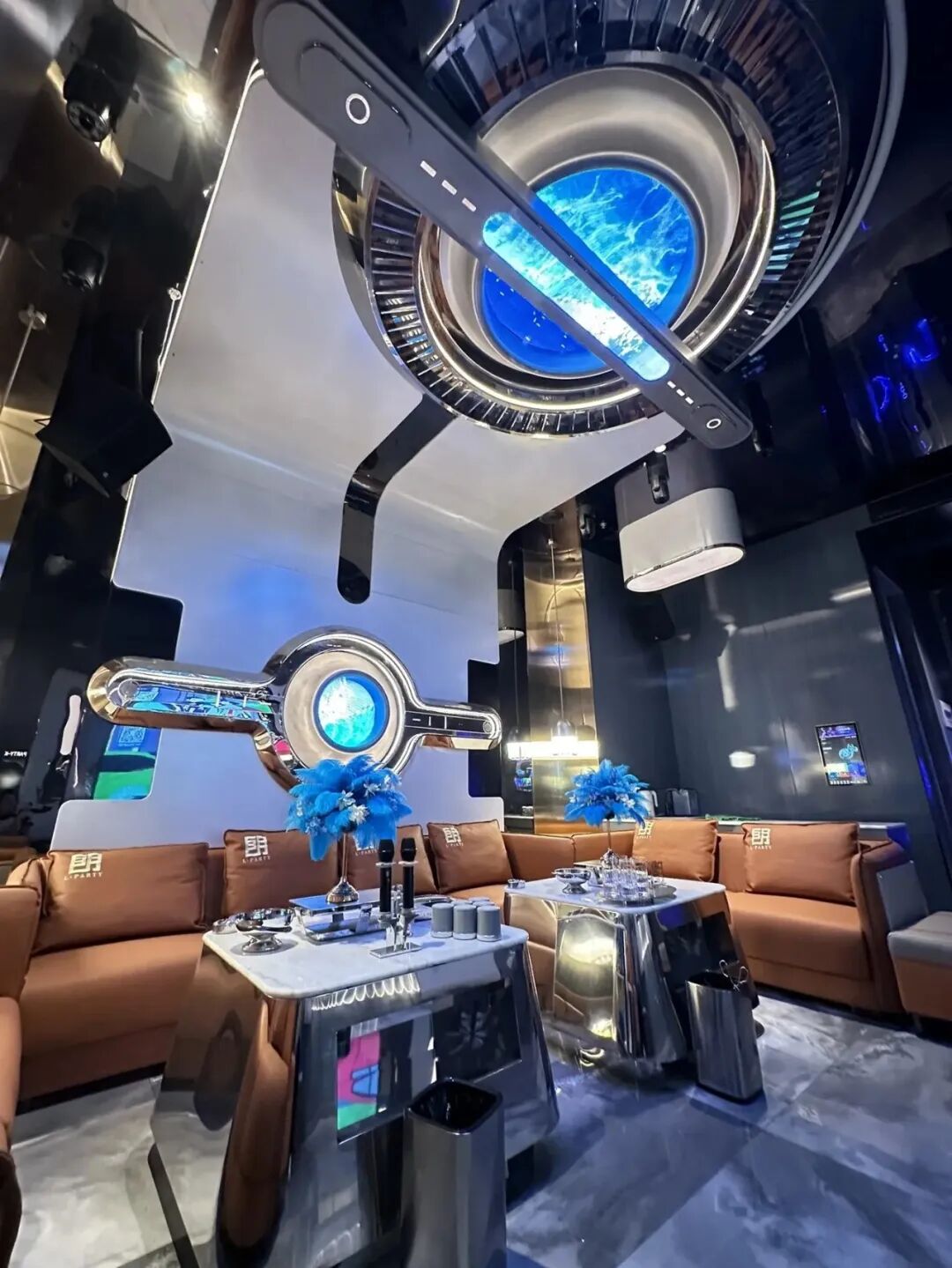 我想学ktv的经营管理模式-跨行在县城开 KTV,10 个月回本,分享我选加盟品牌的 3 个血泪经验