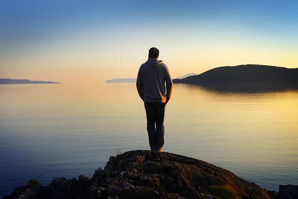 狠狠赚钱治愈矫情_人到中年沉住气做人沉下心做事_沉下心来做事